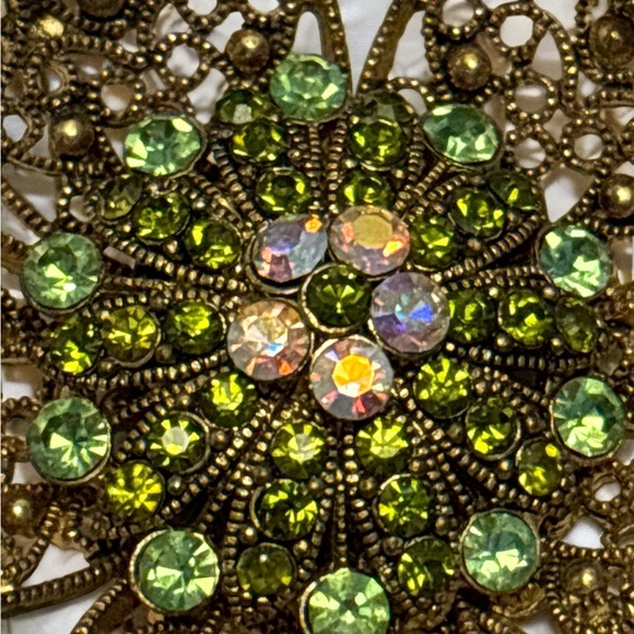 Vintage Gold Tone Green & AB Crystal Floral Brooch 2-1/4” - Picture 4 of 8